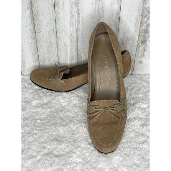 Aerosoles Tan Suede Kitten Heels Size 6.5 - Picture 1 of 8